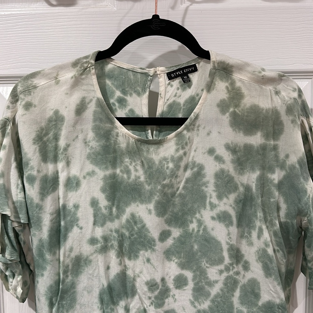 Medium sage green tye dye crop